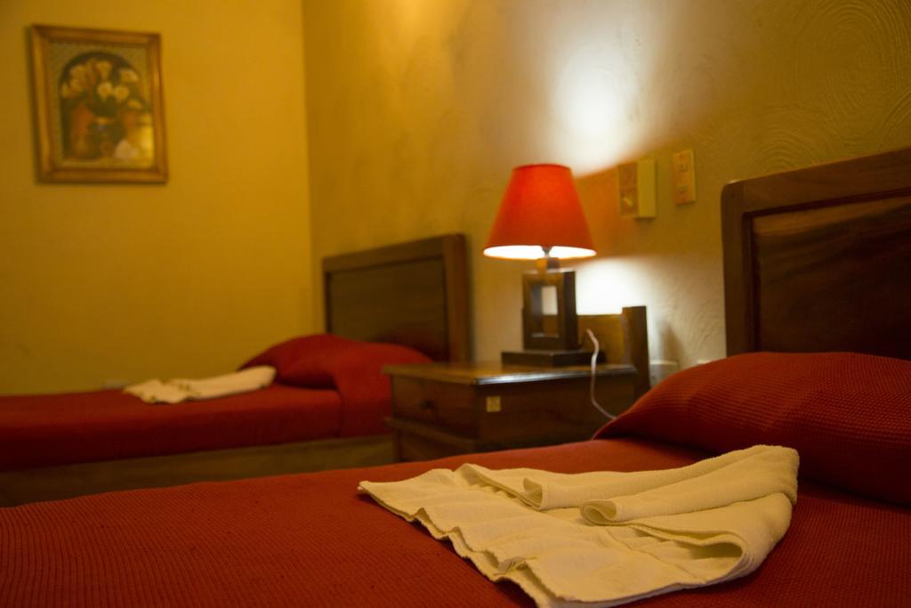 Hotel Villa Hermosa Retalhuleu Esterno foto